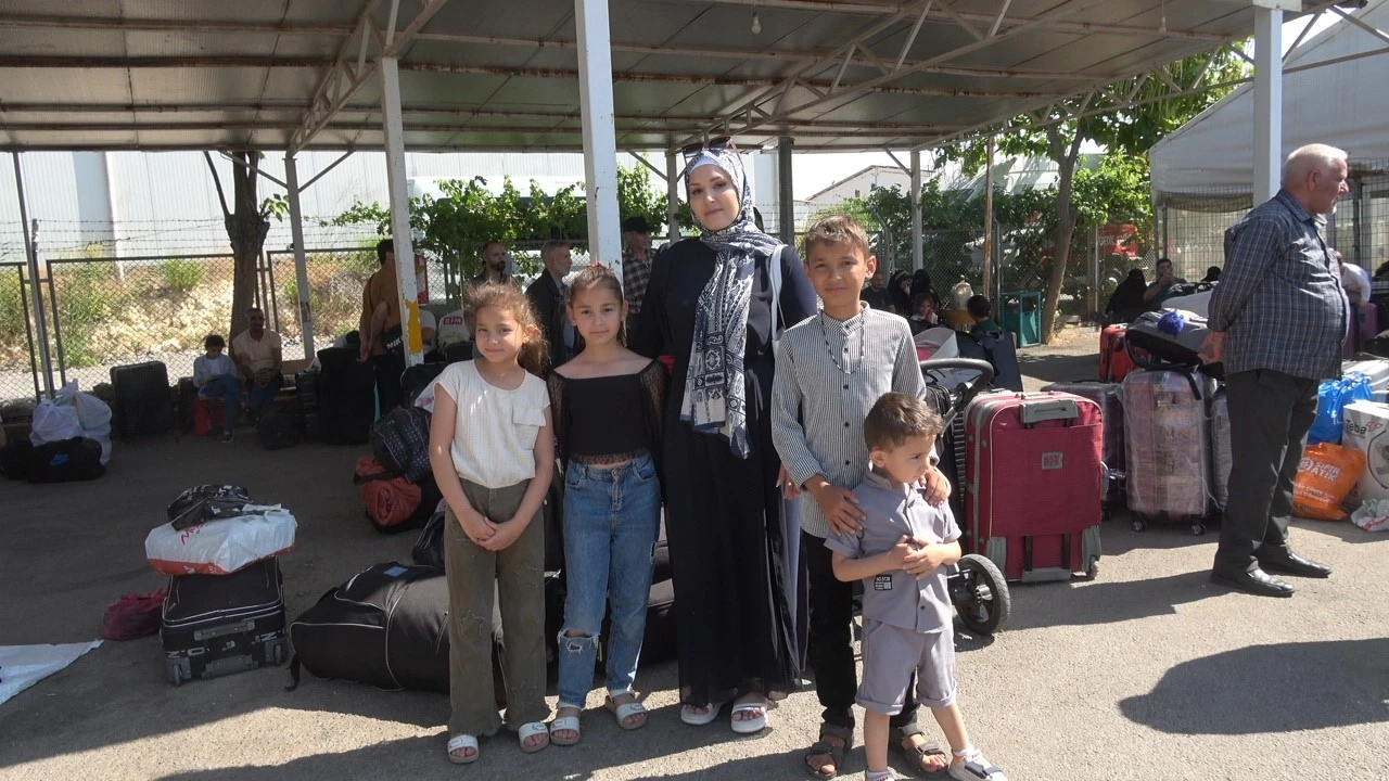 Suriyelilerden Türkiye’ye veda: &quot;Şimdi vatanı büyütme zamanı&quot;
