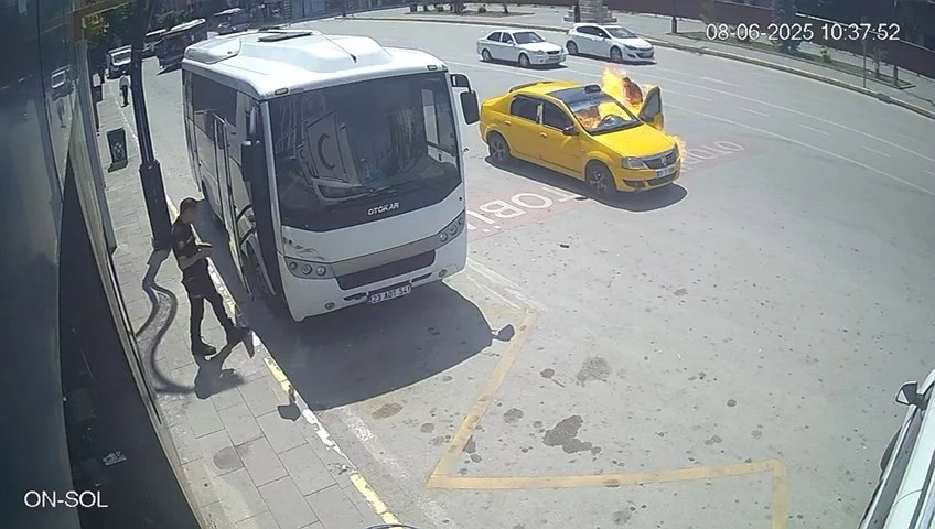 Sürücünün yanmaktan saniyelerle kurtulduğu an kamerada
