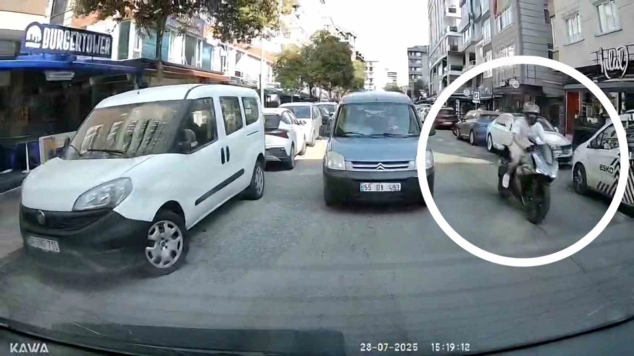 Sürücünün yaralandığı motosiklet kazası kamerada
