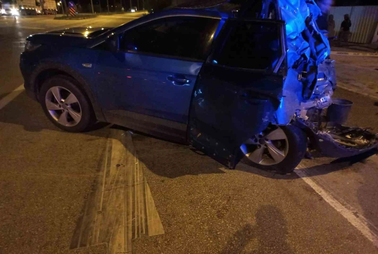 Susurluk-Bandırma karayolunda feci kaza: 1 kişi hayatını kaybetti
