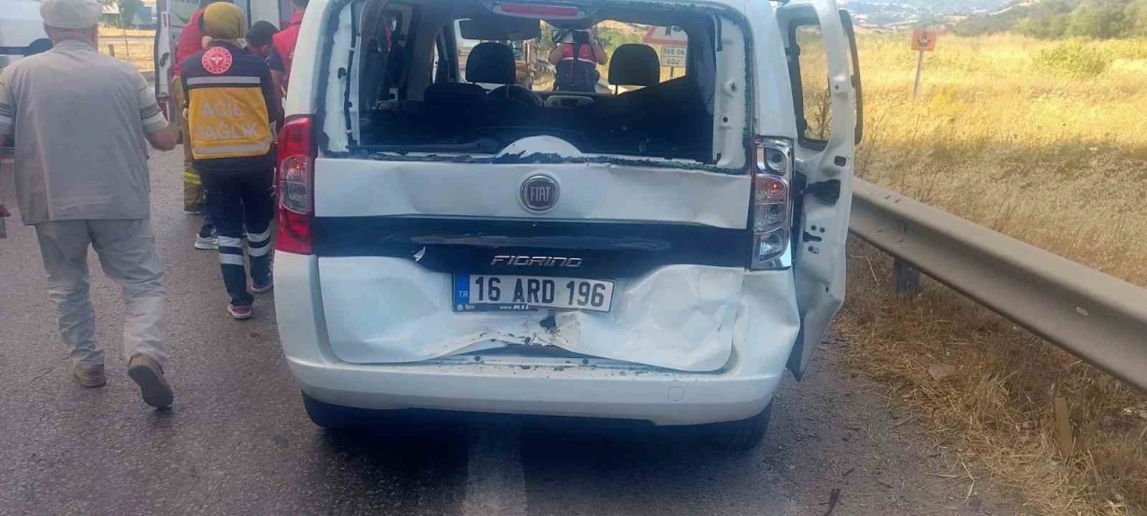 Susurluk&rsquo;ta tır ile aracın &ccedil;arpıştığı kazada 1 kişi yaralandı
