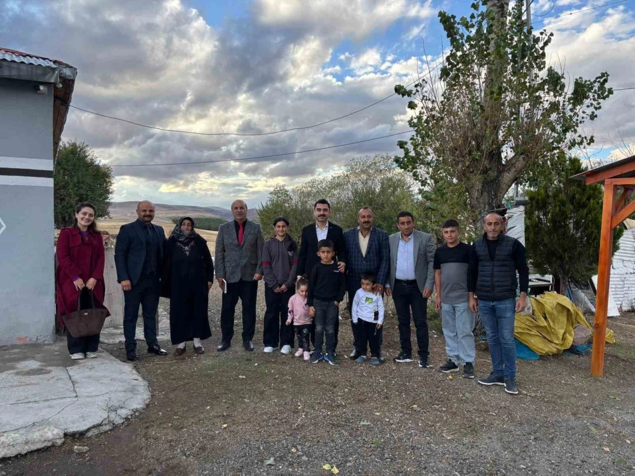 Susuz’da öğrenciler evlerinde ziyaret ediliyor

