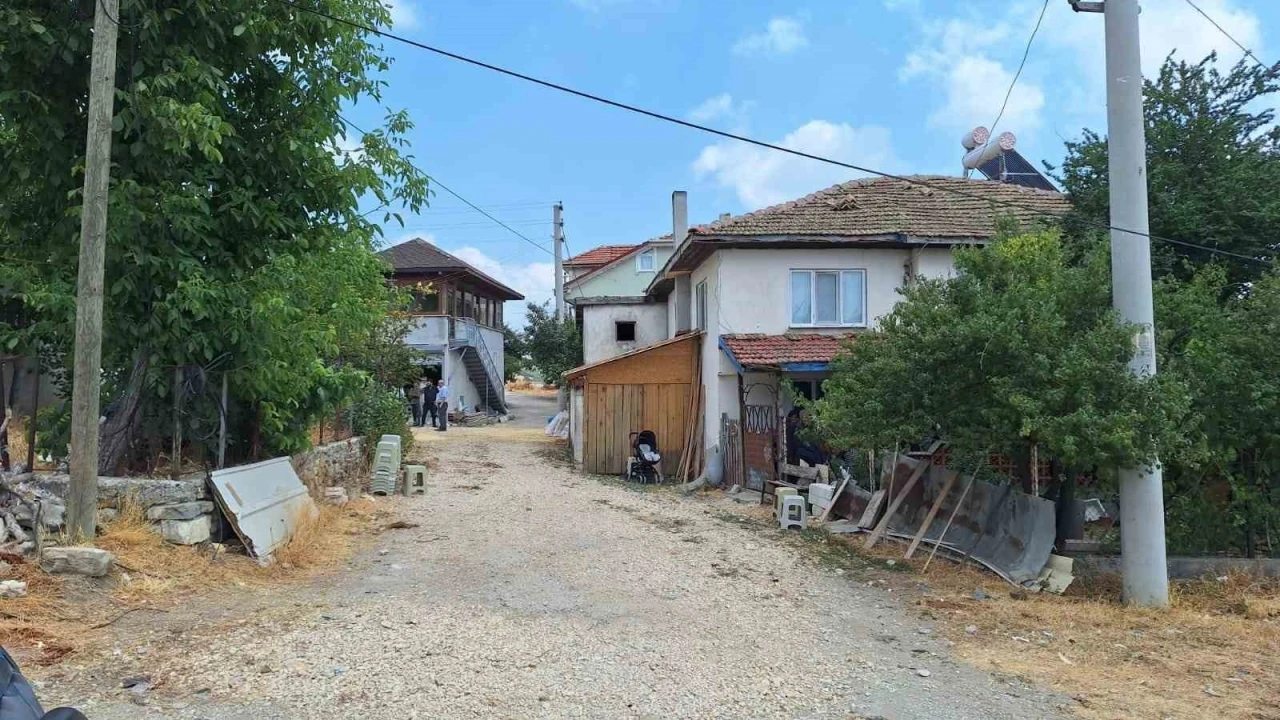 Süt sağarken elektrik akımına kapılan kadın hayatını kaybetti

