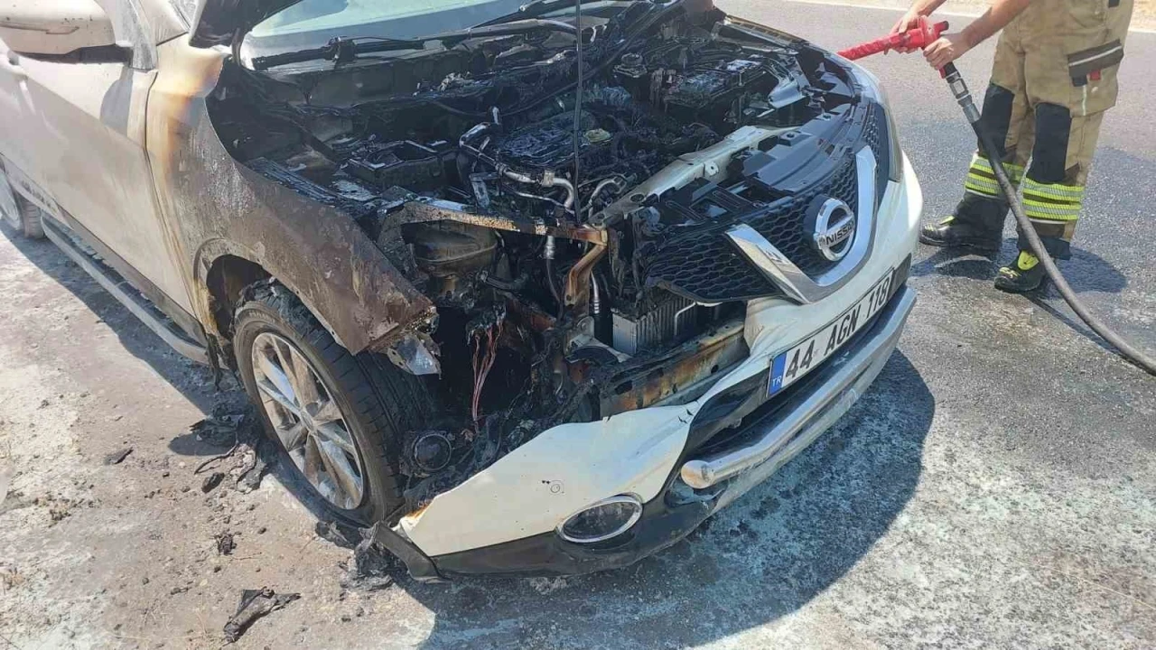 SUV ara&ccedil; yangında kullanılamaz hale geldi
