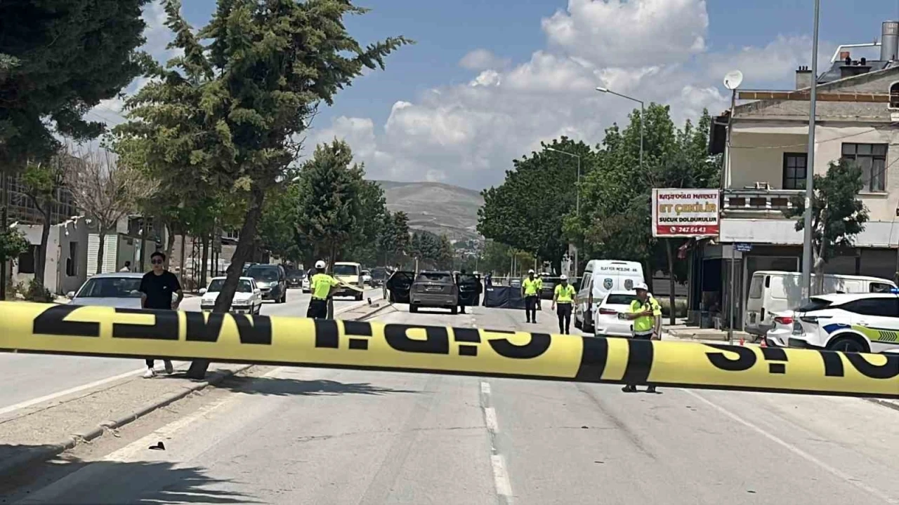 SUV aracın &ccedil;arptığı yaya hayatını kaybetti
