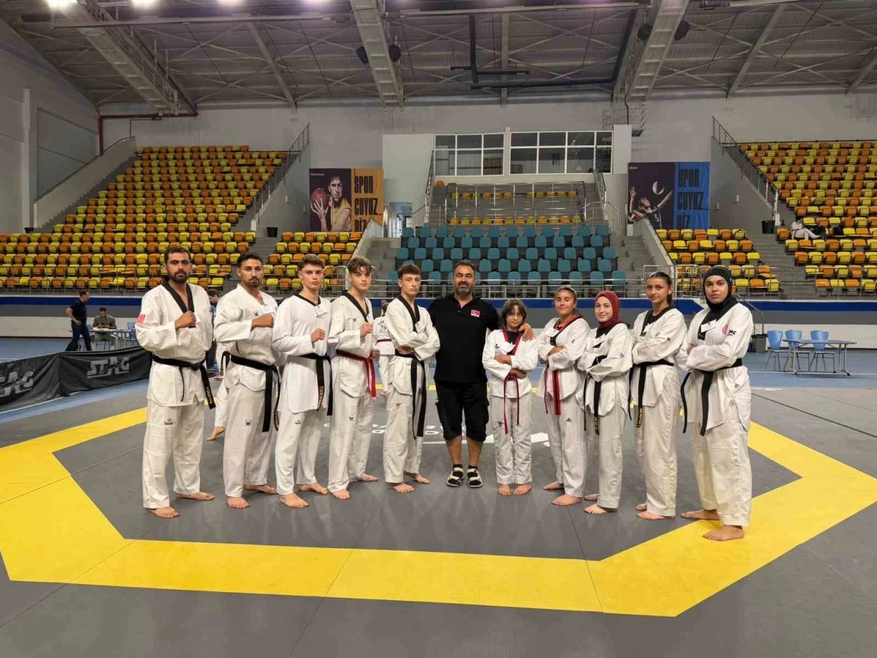 TaeKwonDo terfi sınavında YayTanSay&rsquo;dan 10 sporcu başarılı oldu
