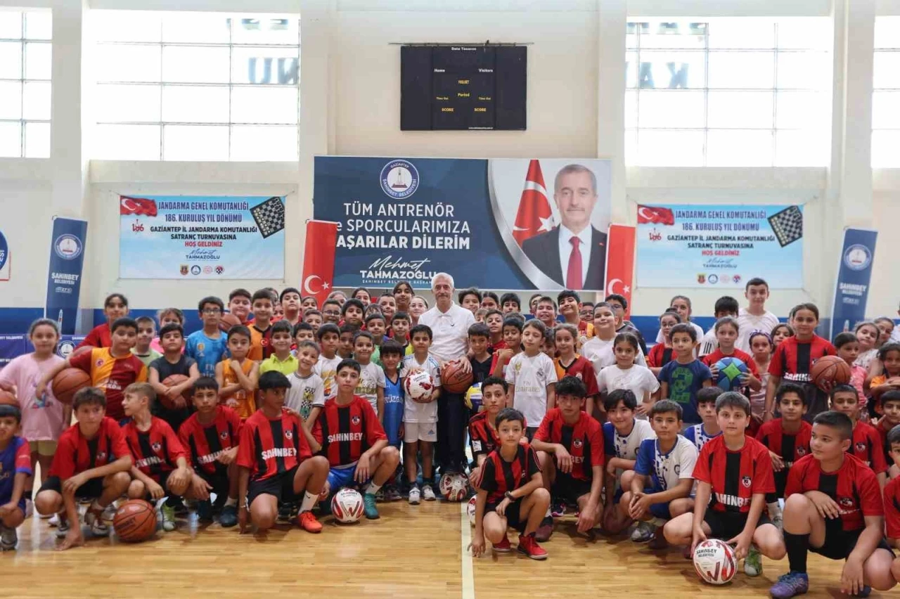 Tahmazoğlu yaz spor okulu öğrencileriyle buluştu