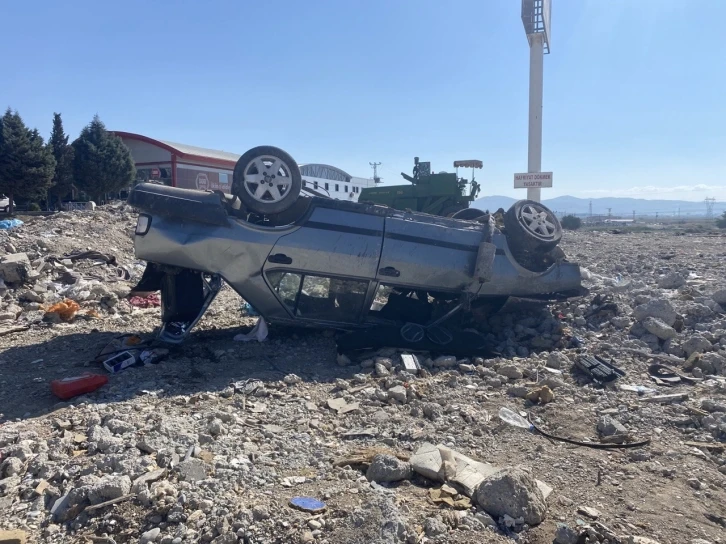 Takla atan otomobil 50 metre s&uuml;r&uuml;klendi: 1 yaralı
