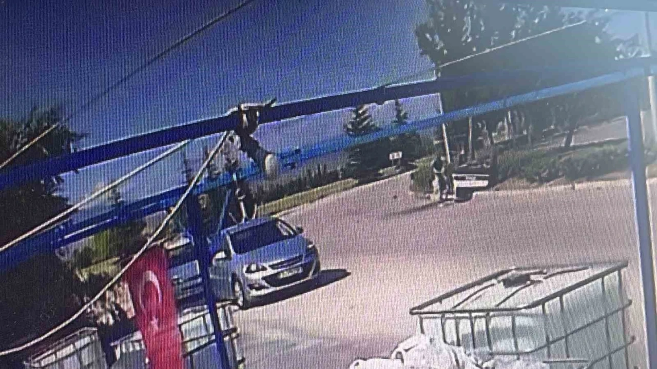 Takla atan Tofaş ref&uuml;je devrildi: 2 yaralı
