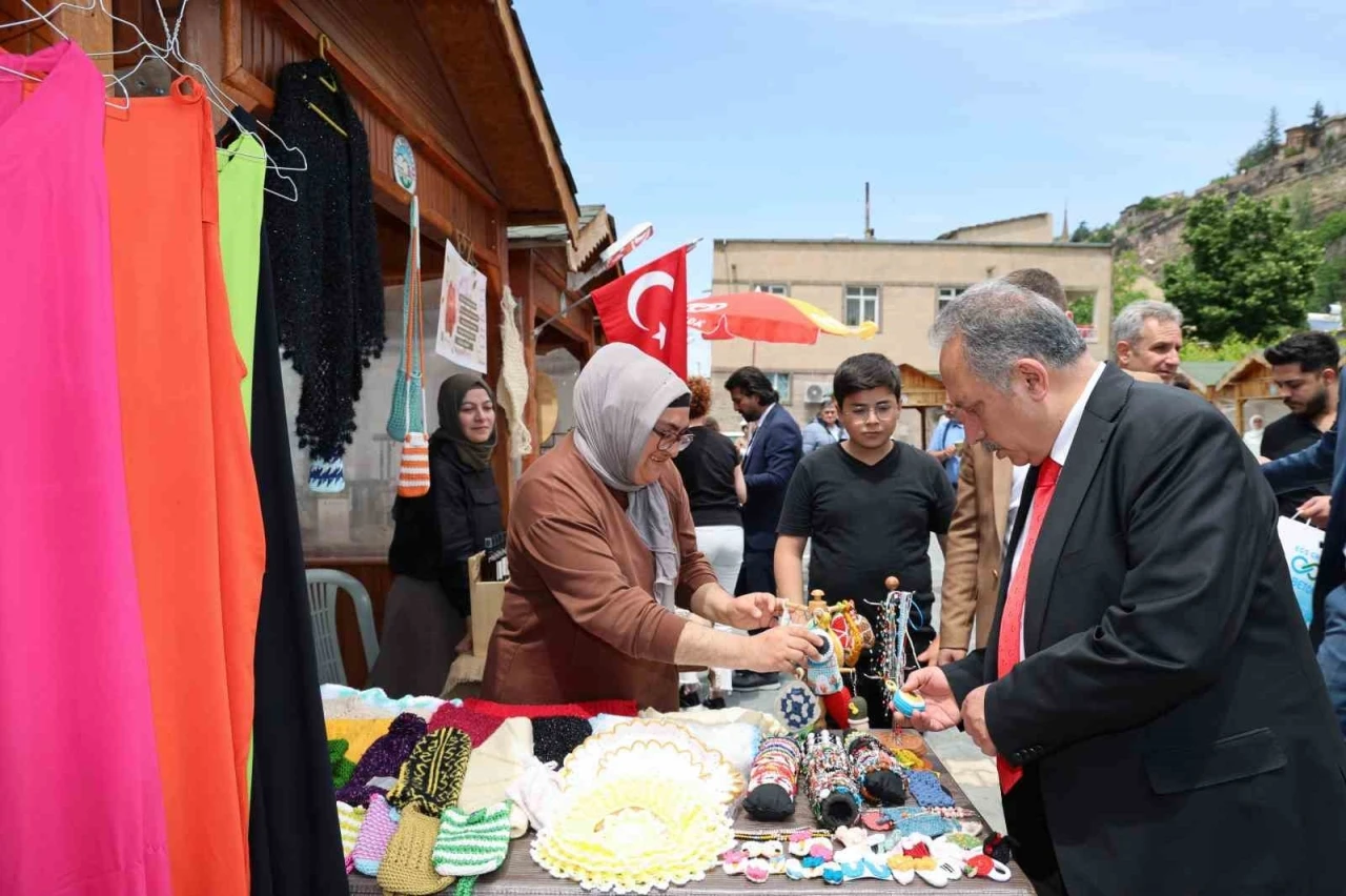 Talas&rsquo;ın &lsquo;maharetli elleri&rsquo; yaza merhaba diyor
