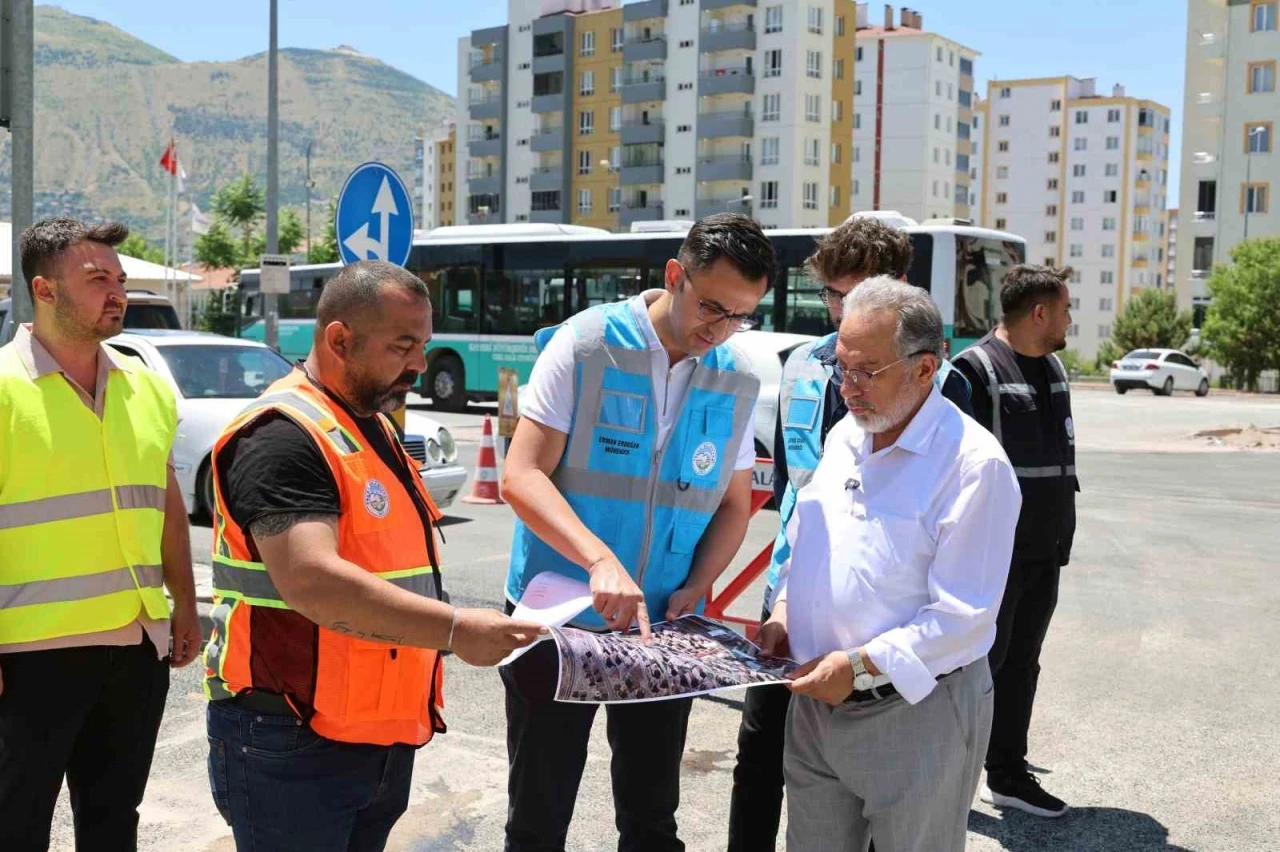 Talas&rsquo;ta asfalt yılı hız kesmiyor: Sayer Caddesi yeni y&uuml;z&uuml;yle hizmette
