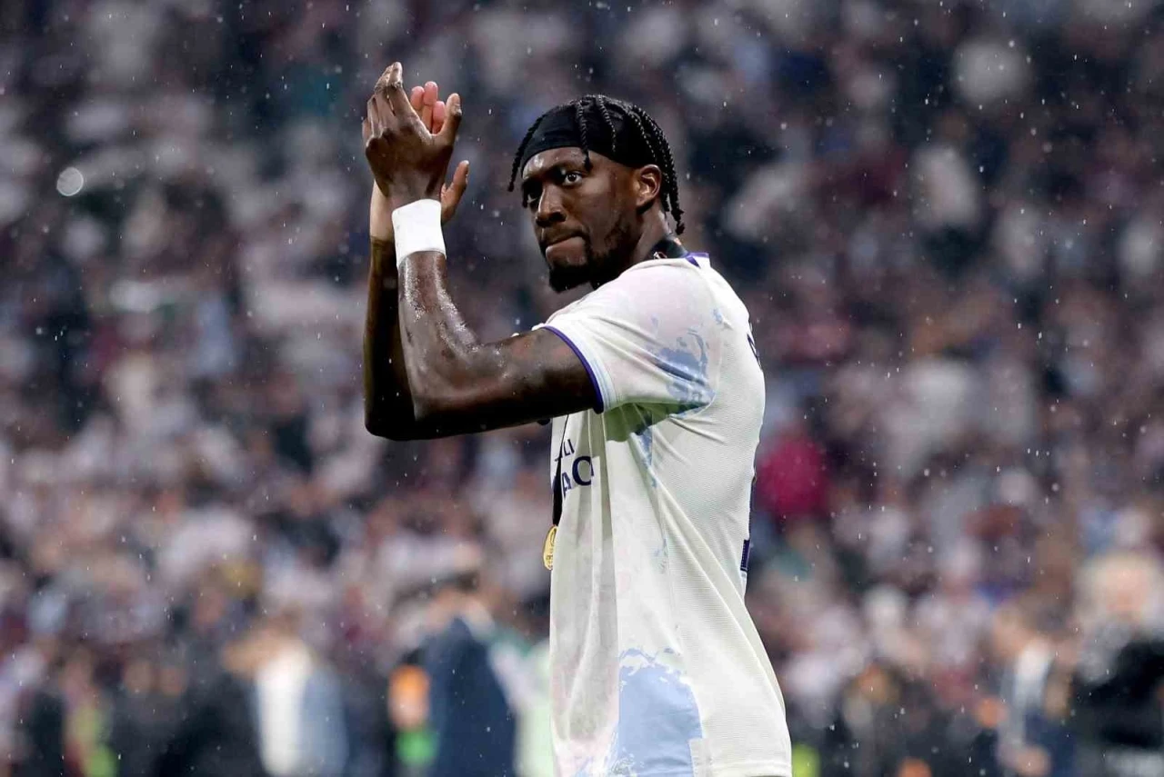 Tammy Abraham futbol tarihine ge&ccedil;ti
