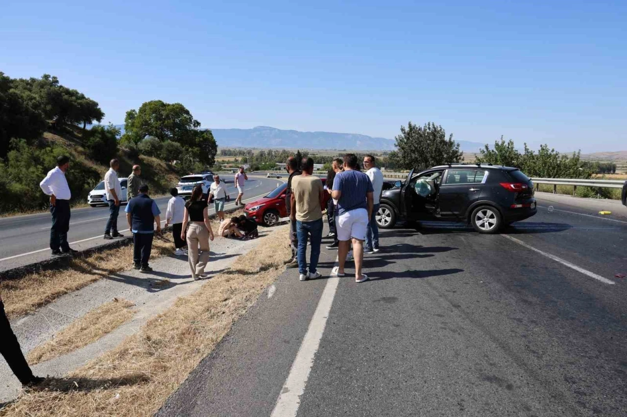 Tankerden dökülen balık yağı karayolunu savaş alanına çevirdi
