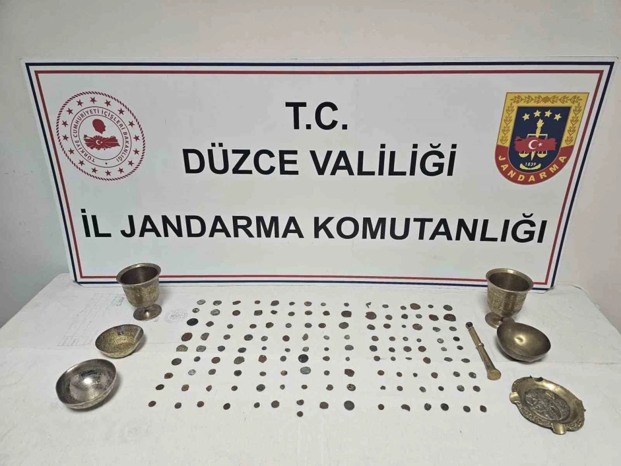 Tarihi eserleri 120 bin dolara satacaktı
