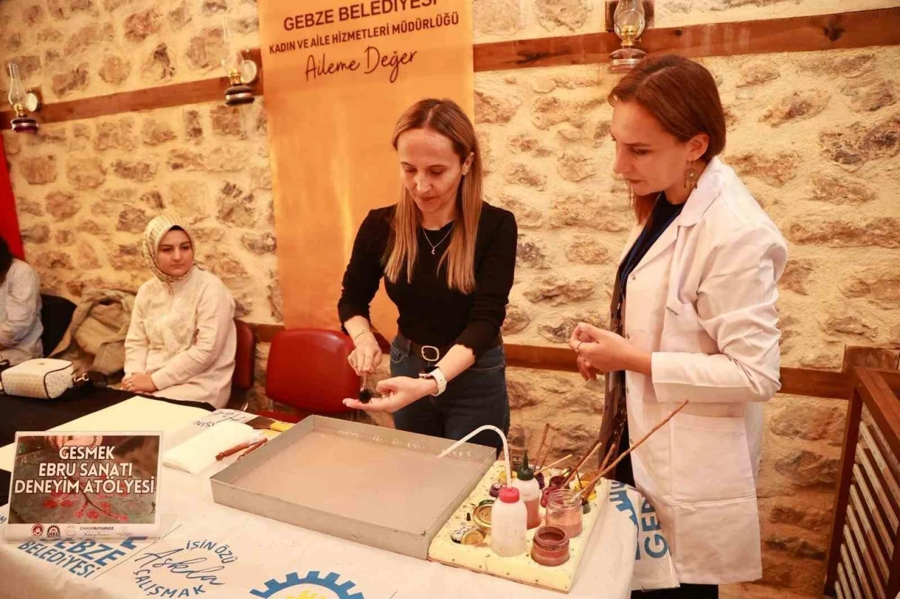 Tarihi mekanda &quot;ebru&quot; etkinliği
