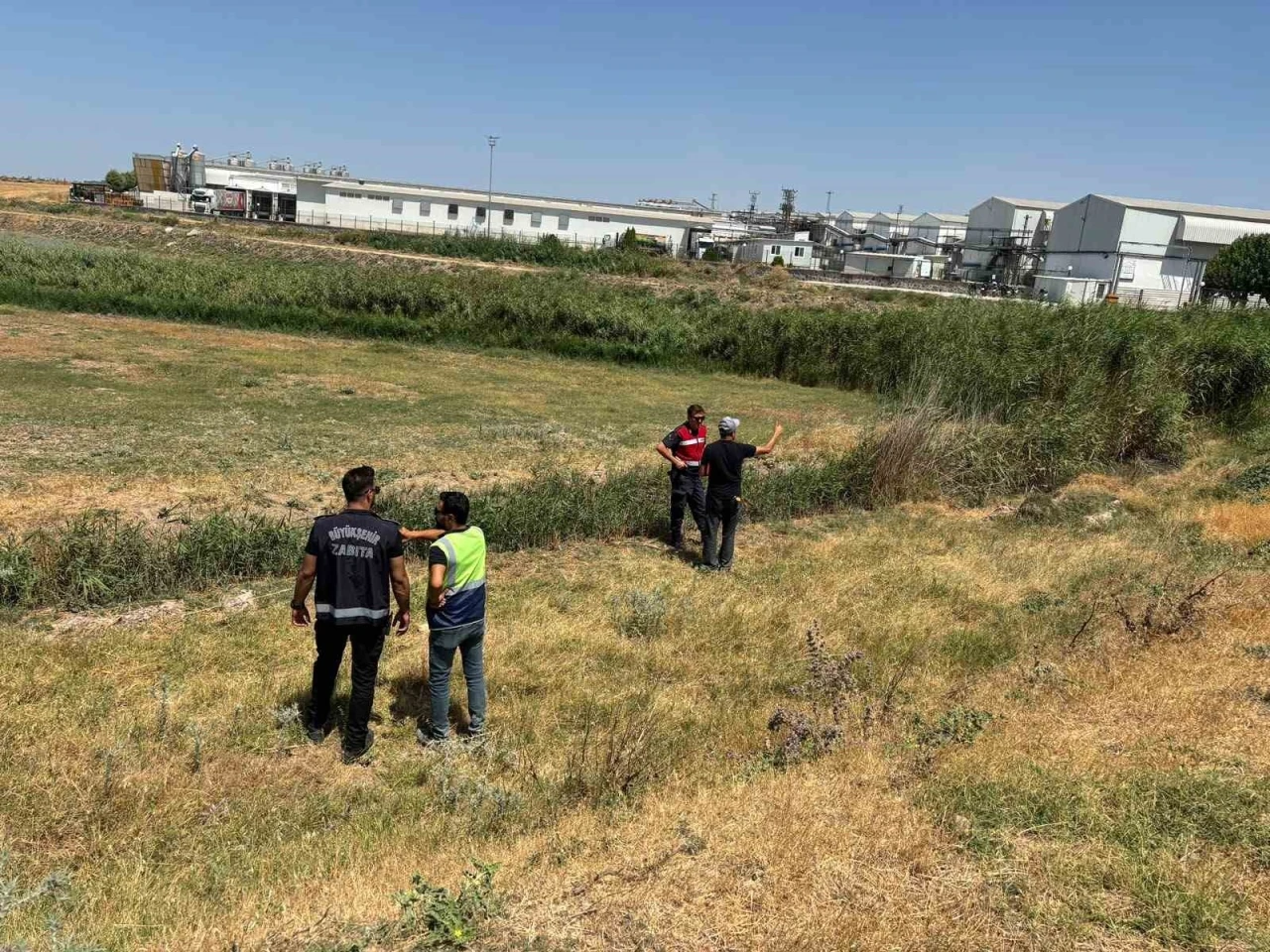 Tarım arazisine ka&ccedil;ak foseptik deşarjı su&ccedil;&uuml;st&uuml; yakalandı

