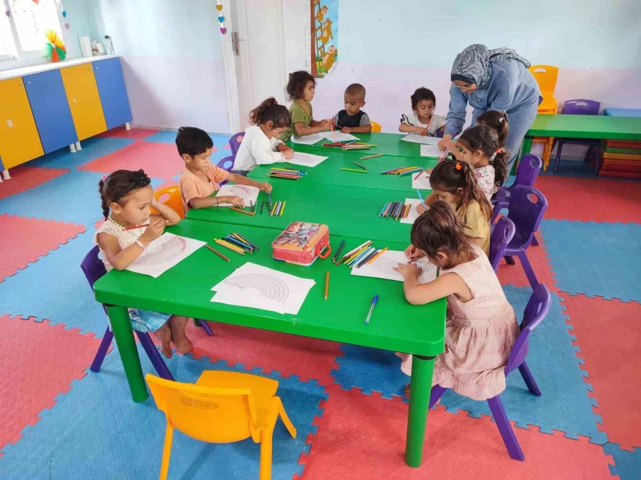 Tarım işçilerinin çocuklarına konteyner sınıfta eğitim
