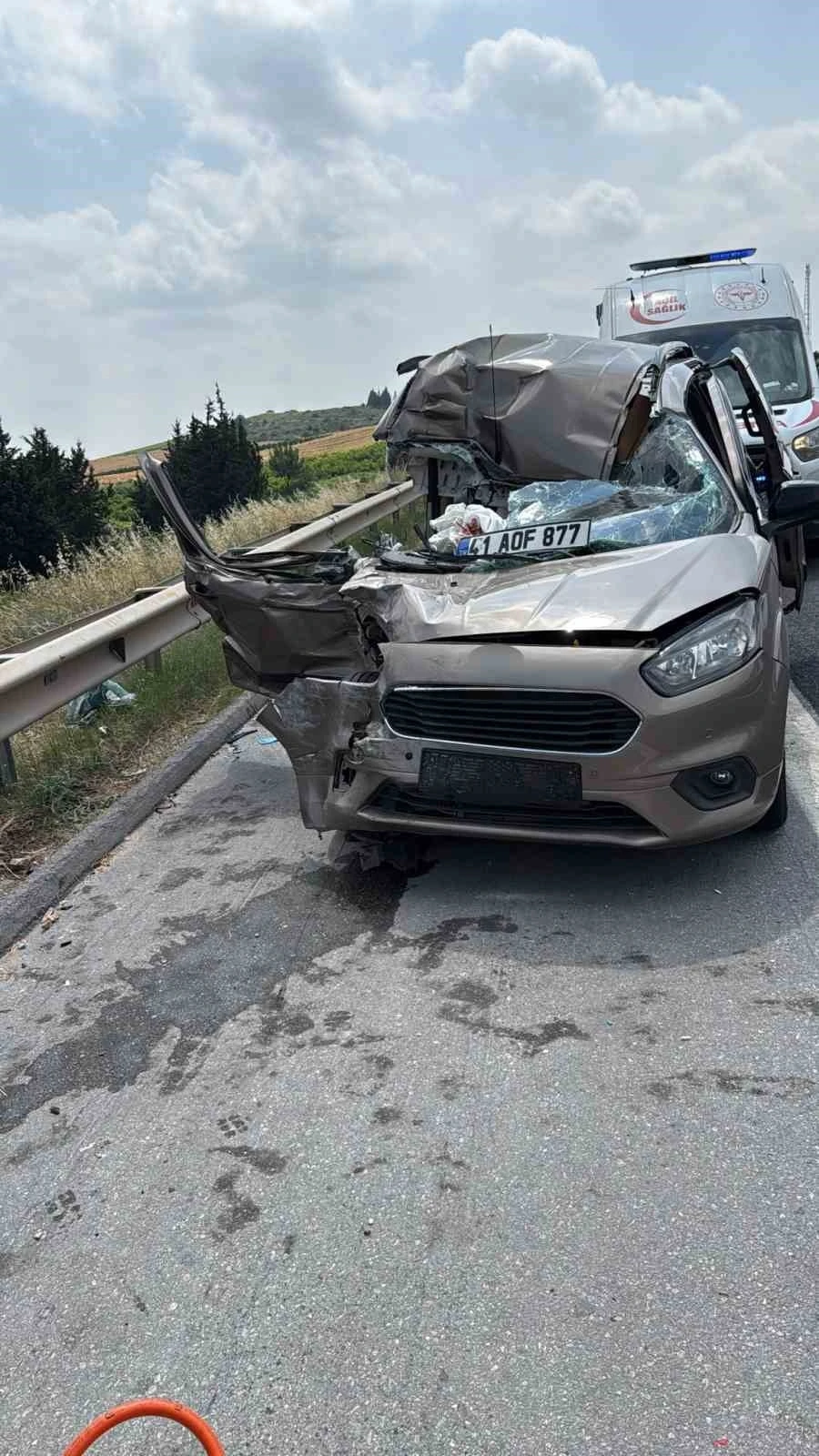 Tarsus-Adana otoyolunda kaza: 1 &ouml;l&uuml;, 4 yaralı
