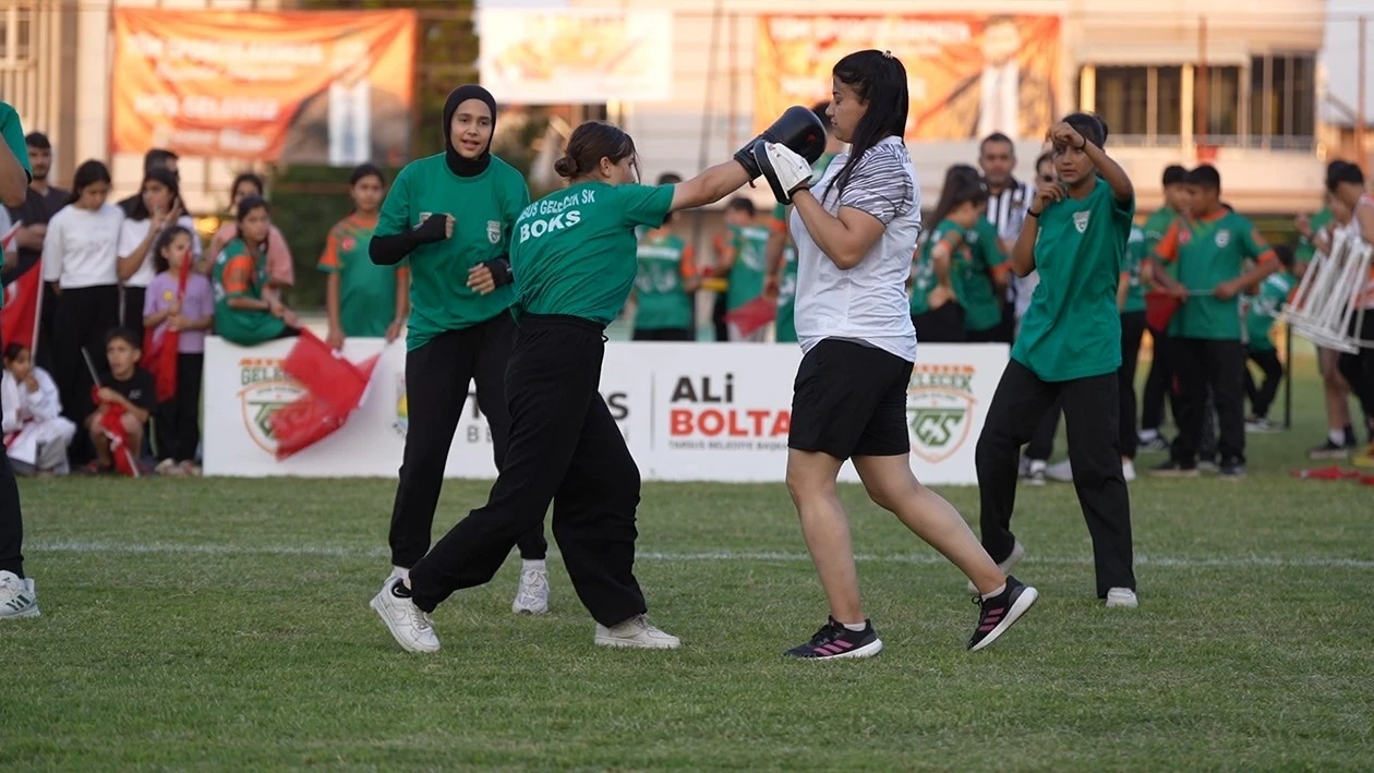 Tarsus’ta 19 Mayıs coşkusu başladı
