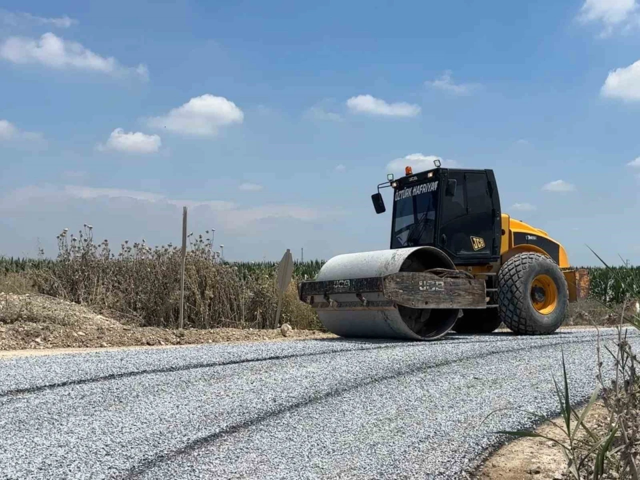 Tarsus&rsquo;ta denize ulaşım yolu yenilendi
