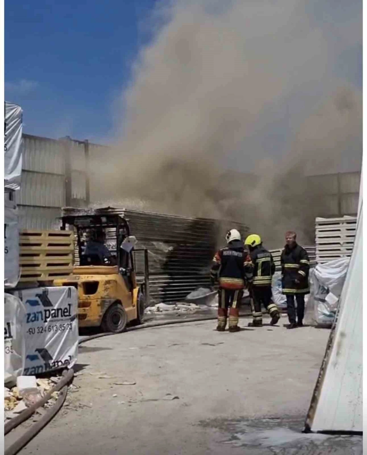 Tarsus&rsquo;ta depo yangını
