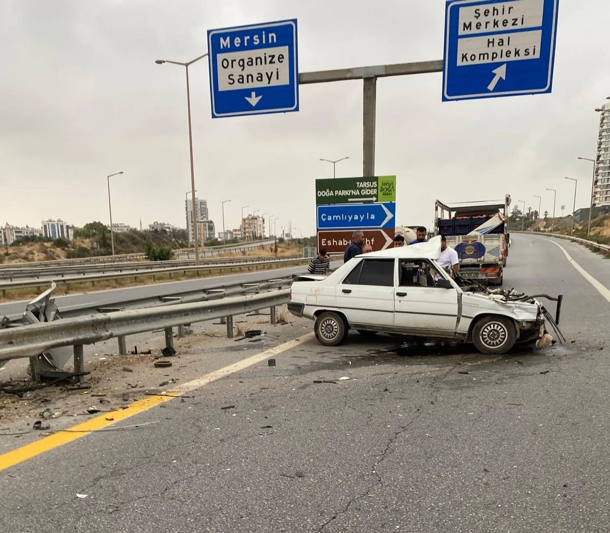 Tarsus’ta trafik kazası: İki kardeşten biri öldü, diğeri yaralandı
