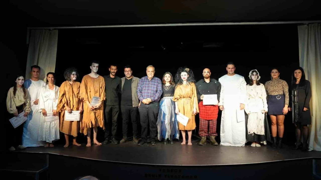Tarsuslu genç oyuncular modern macbeth uyarlamasıyla sahne aldı
