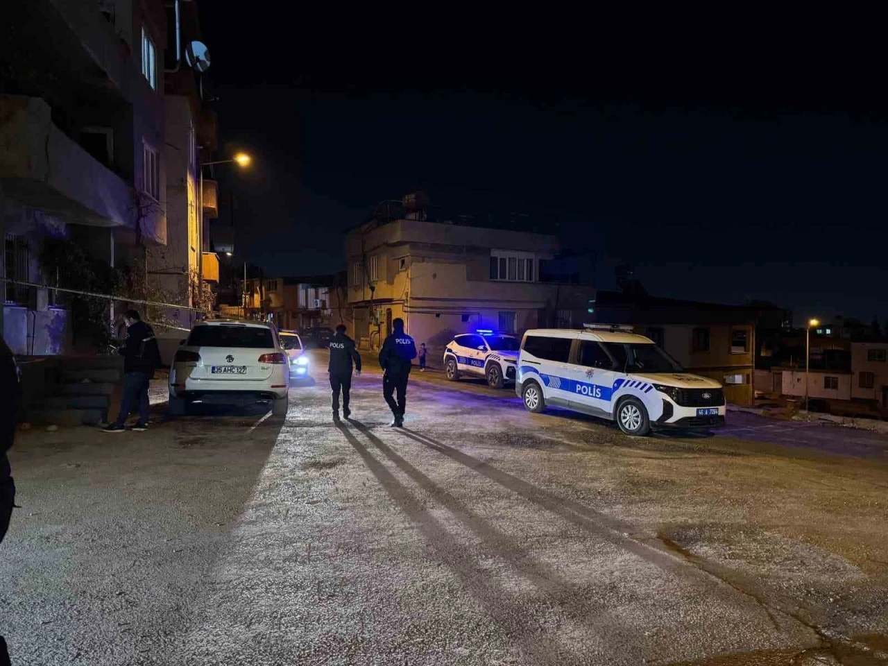 Tartıştığı amcasını silahla yaraladı
