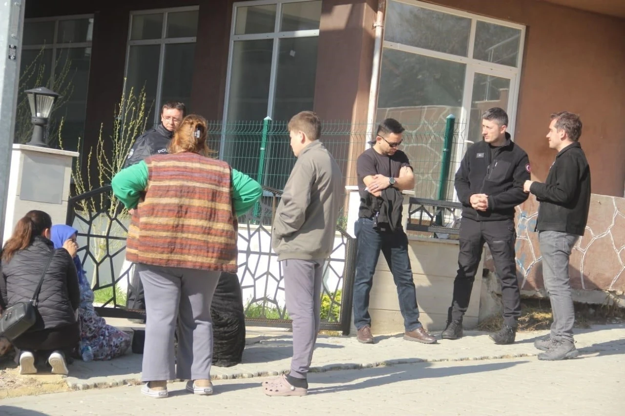 Tartıştığı eşini av t&uuml;feğiyle &ouml;ld&uuml;rd&uuml;
