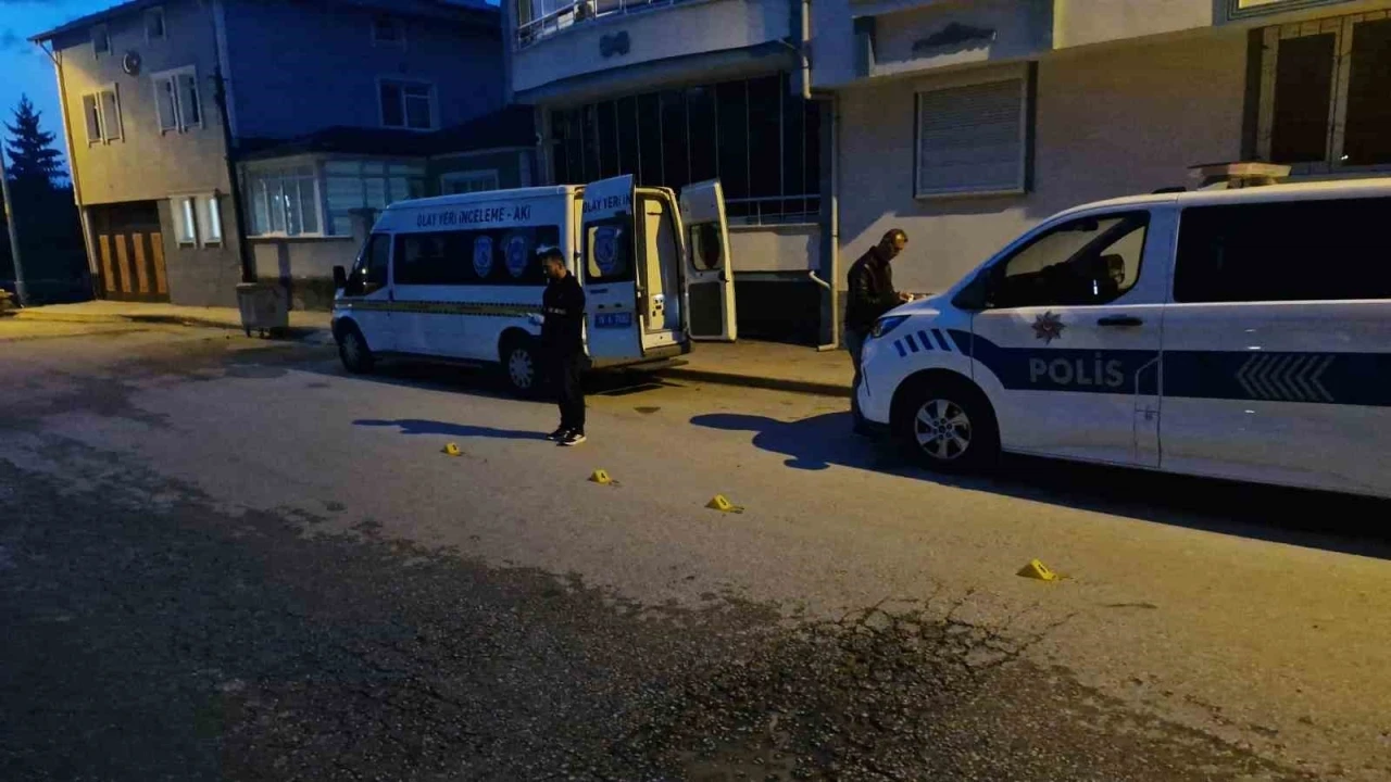 Tartıştığı şahsı bacağından bı&ccedil;akladı
