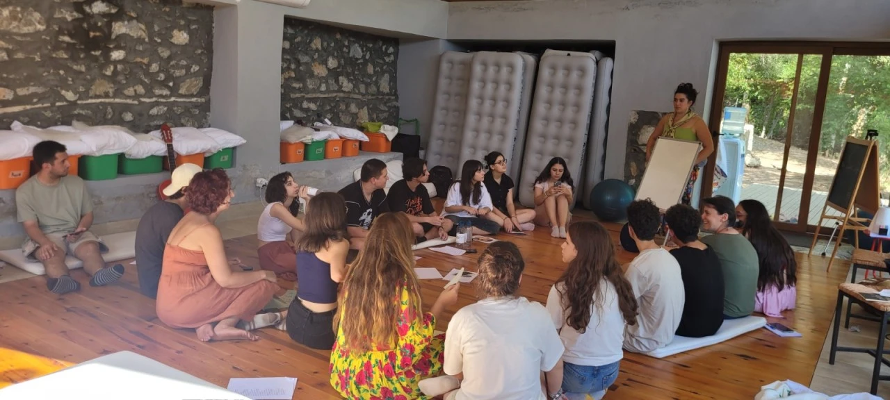 “TAŞ, SES, BEDEN ATÖLYESİ” MUĞLA’DA GERÇEKLEŞTİRİLDİ