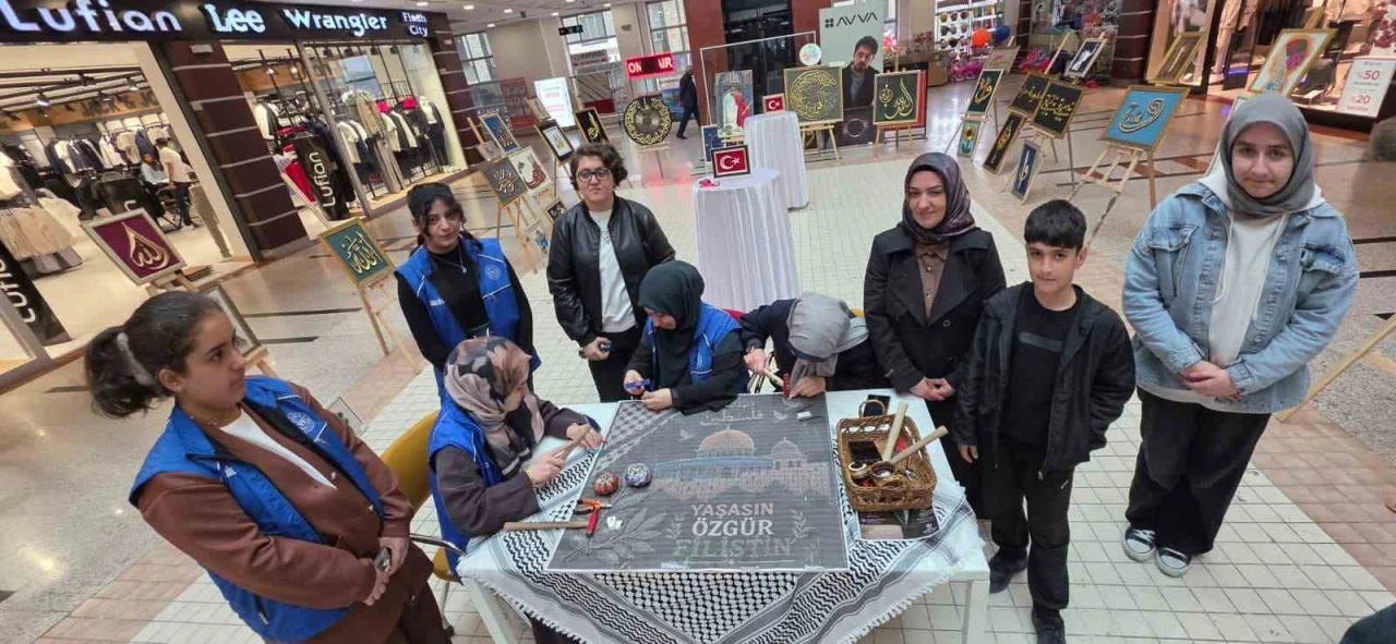Tatvan&rsquo;da anlamlı sergi: Filistin i&ccedil;in her &ccedil;ivi bir umut olacak
