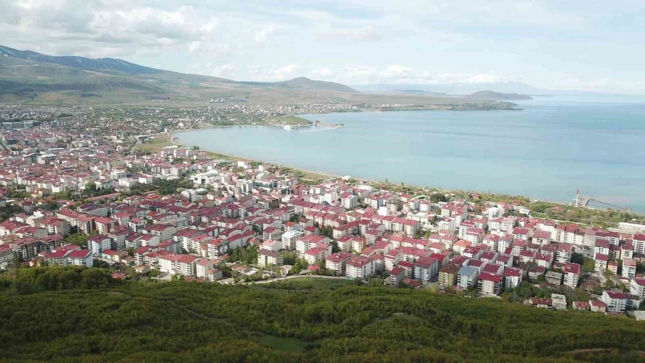 Tatvan’da çevre yolu ikmal ihalesi tamamlandı
