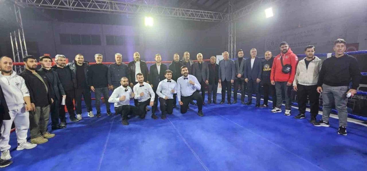 Tatvan&rsquo;da Uluslararası Muaythai Şampiyonası d&uuml;zenlendi
