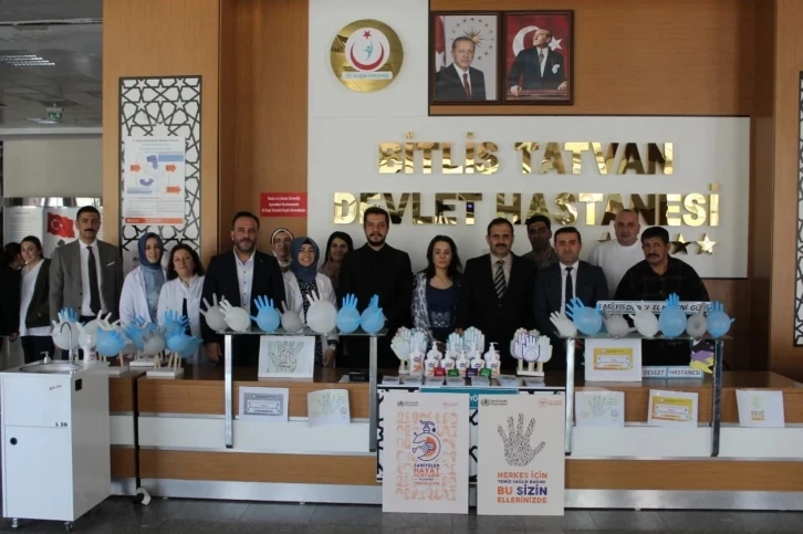 Tatvan Devlet Hastanesinde el hijyeninin önemi anlatıldı
