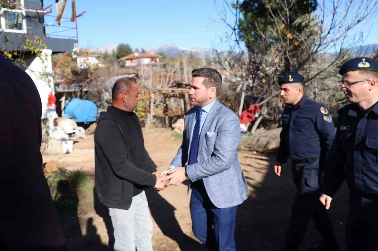 Tavas Belediyesinden yangında evleri k&uuml;l olan aileye konteyner ev desteği
