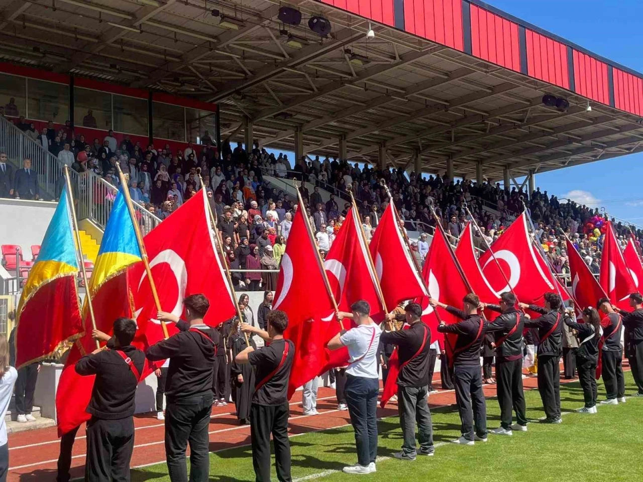 Tavşanlı&rsquo;da 19 Mayıs Atat&uuml;rk&rsquo;&uuml; Anma, Gen&ccedil;lik ve Spor Bayramı g&ouml;rkemli  t&ouml;renlerle kutlandı
