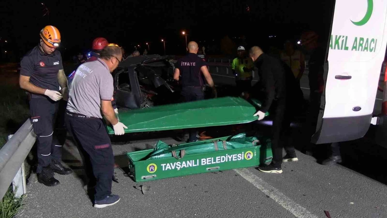 Tavşanlı’da feci kaza... 2 araç çarpıştı: 1 ölü, 3 yaralı
