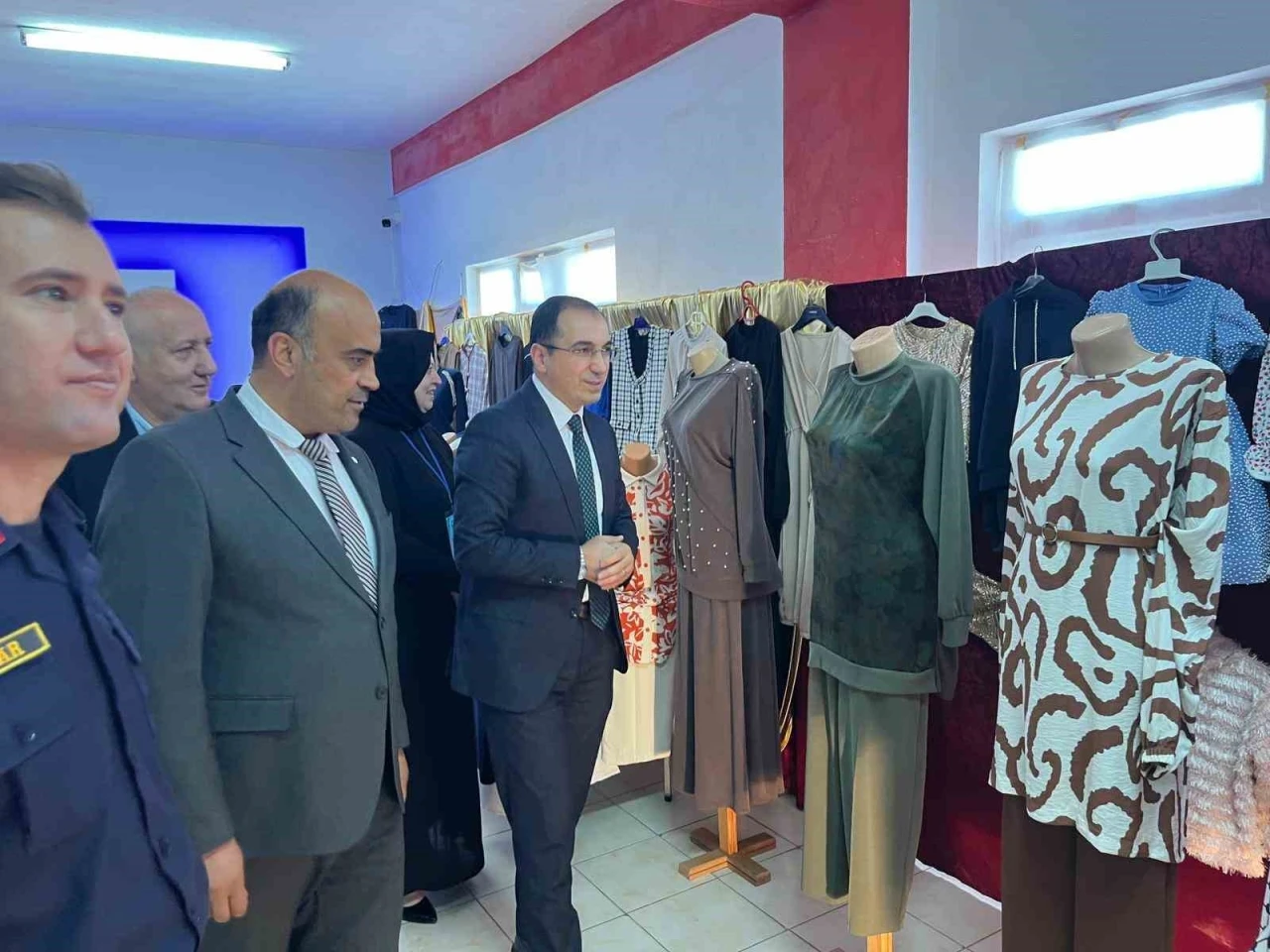 Tavşanlı&rsquo;da kursiyerlerin el emeği &uuml;r&uuml;nleri sergilendi

