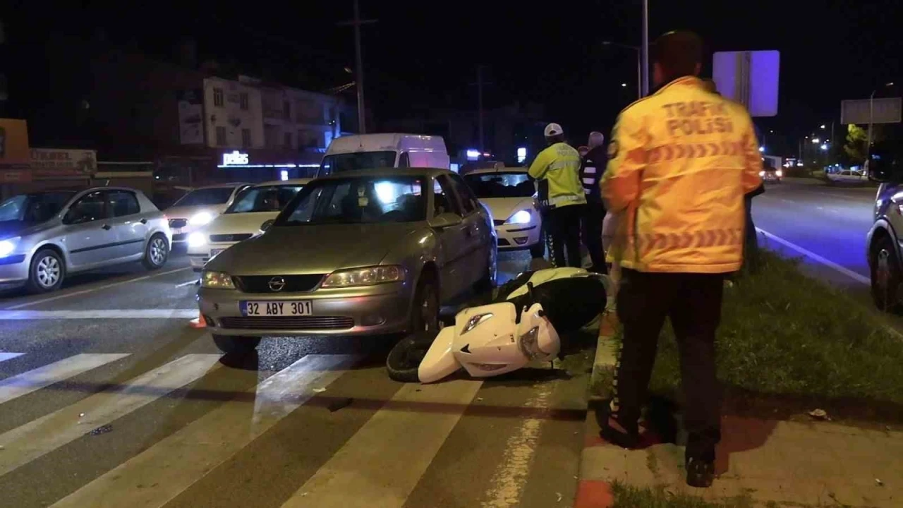 Tavşanlı’da motosiklet 2 otomobile çarptı: 1 yaralı
