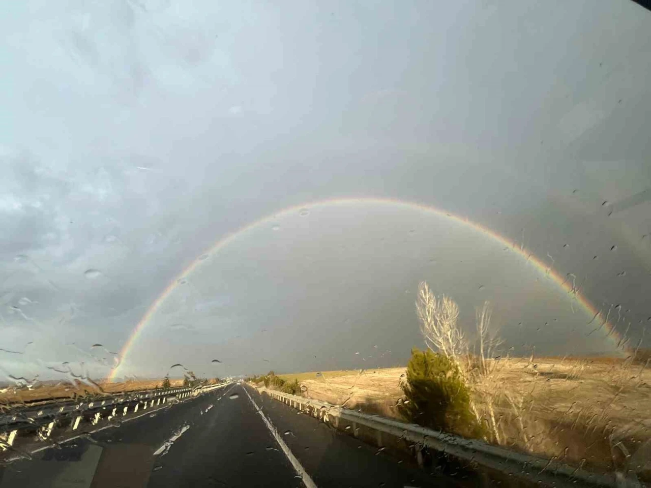 Tavşanlı&rsquo;da yağmur sonrası g&ouml;kkuşağı g&ouml;rsel ş&ouml;len

