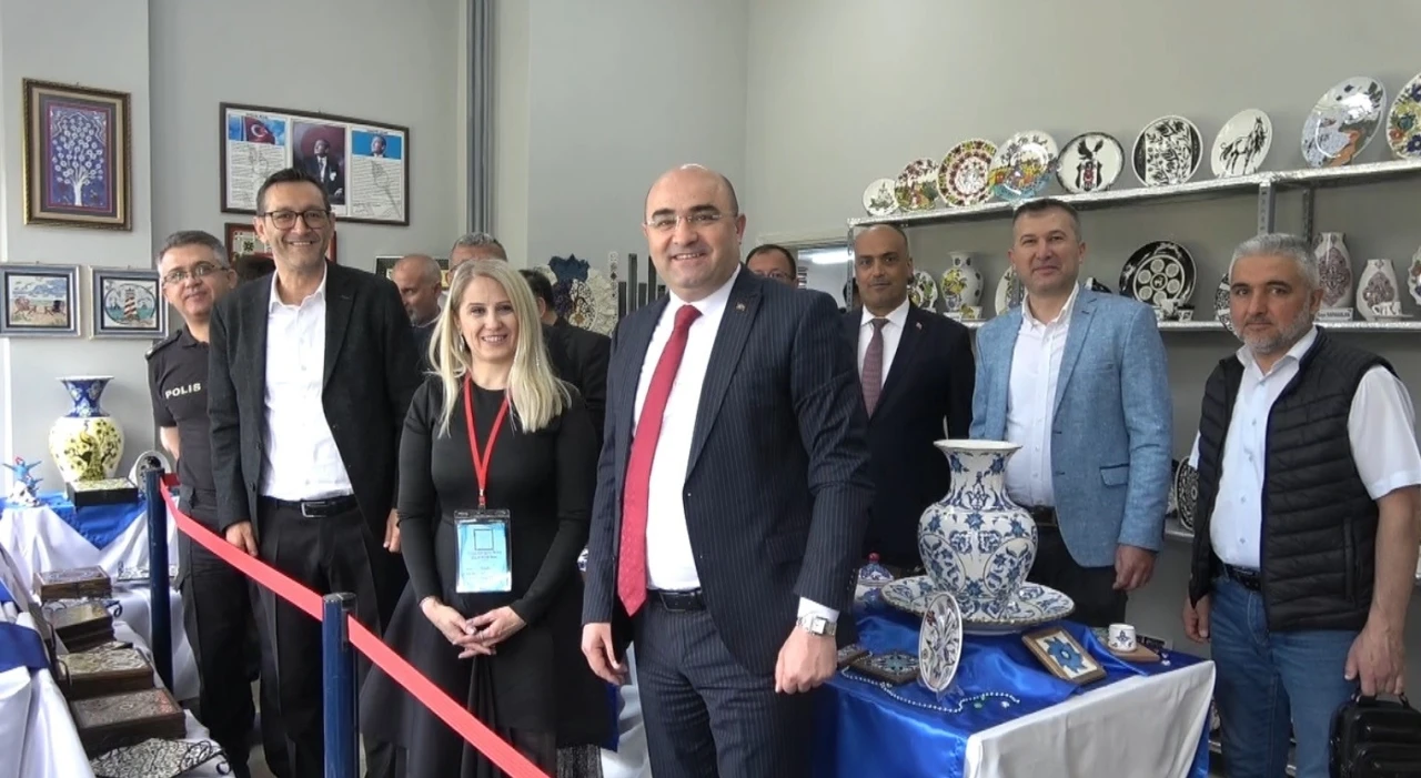 Tavşanlı Halk Eğitim Merkezi’nden yıl sonu sergisi büyük beğeni aldı
