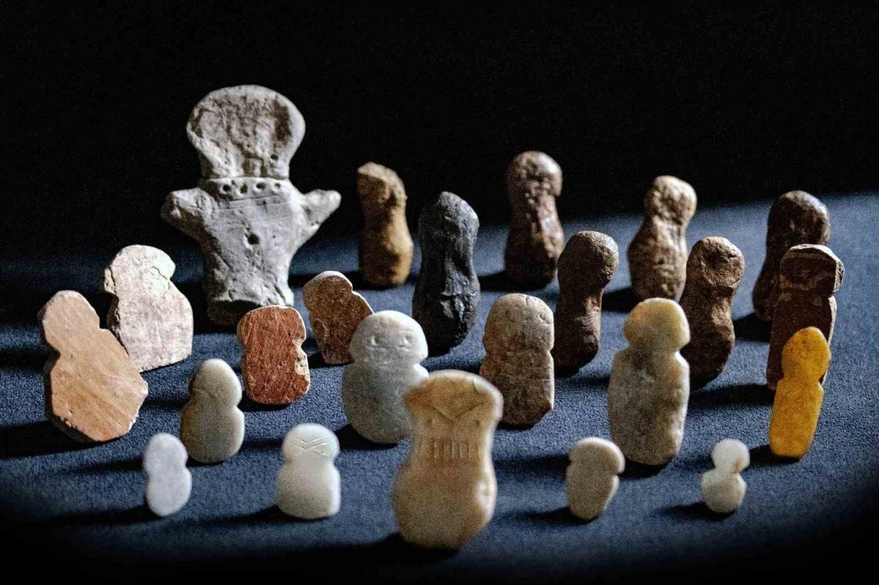 Tavşanlı Höyük’te 4 bin 500 yıllık heykeller gün yüzüne çıktı
