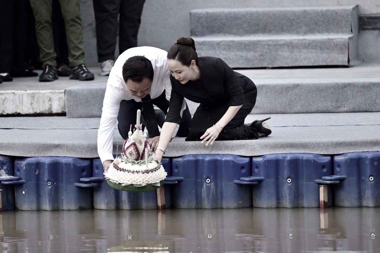 Tayland’da Yüzen Fener Festivali
