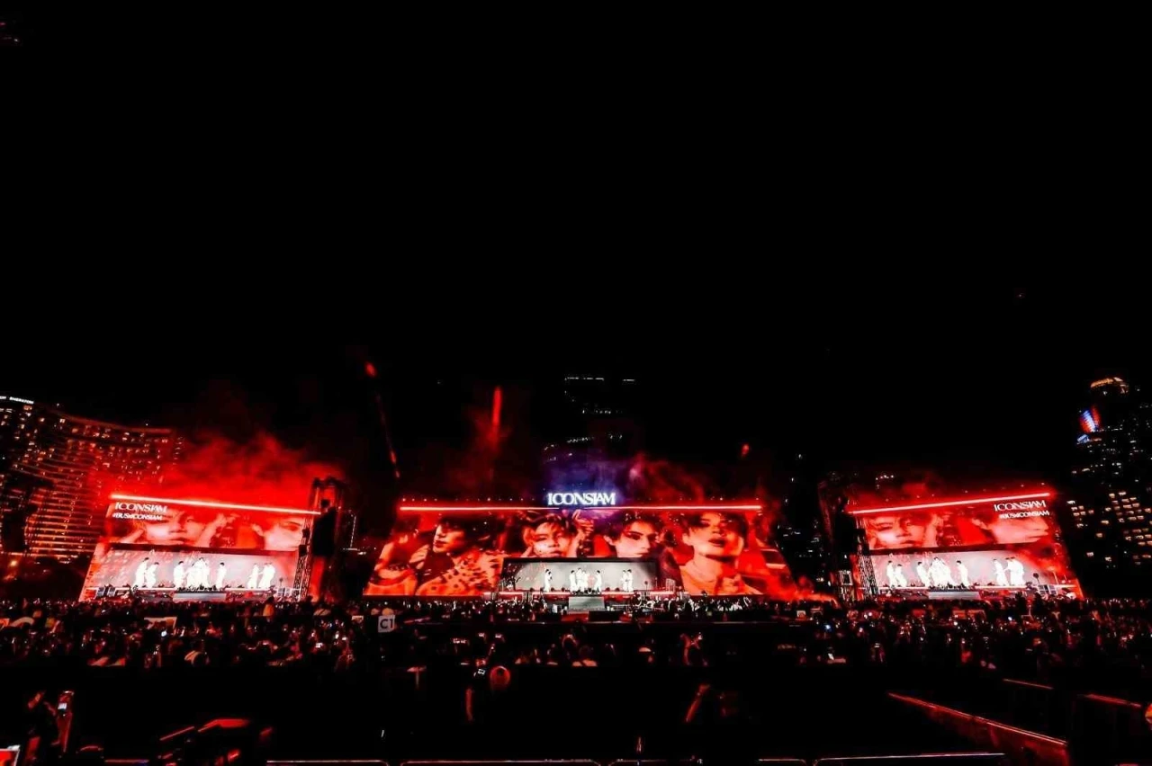 Tayland yeni yılı havai fişek g&ouml;sterileriyle karşıladı
