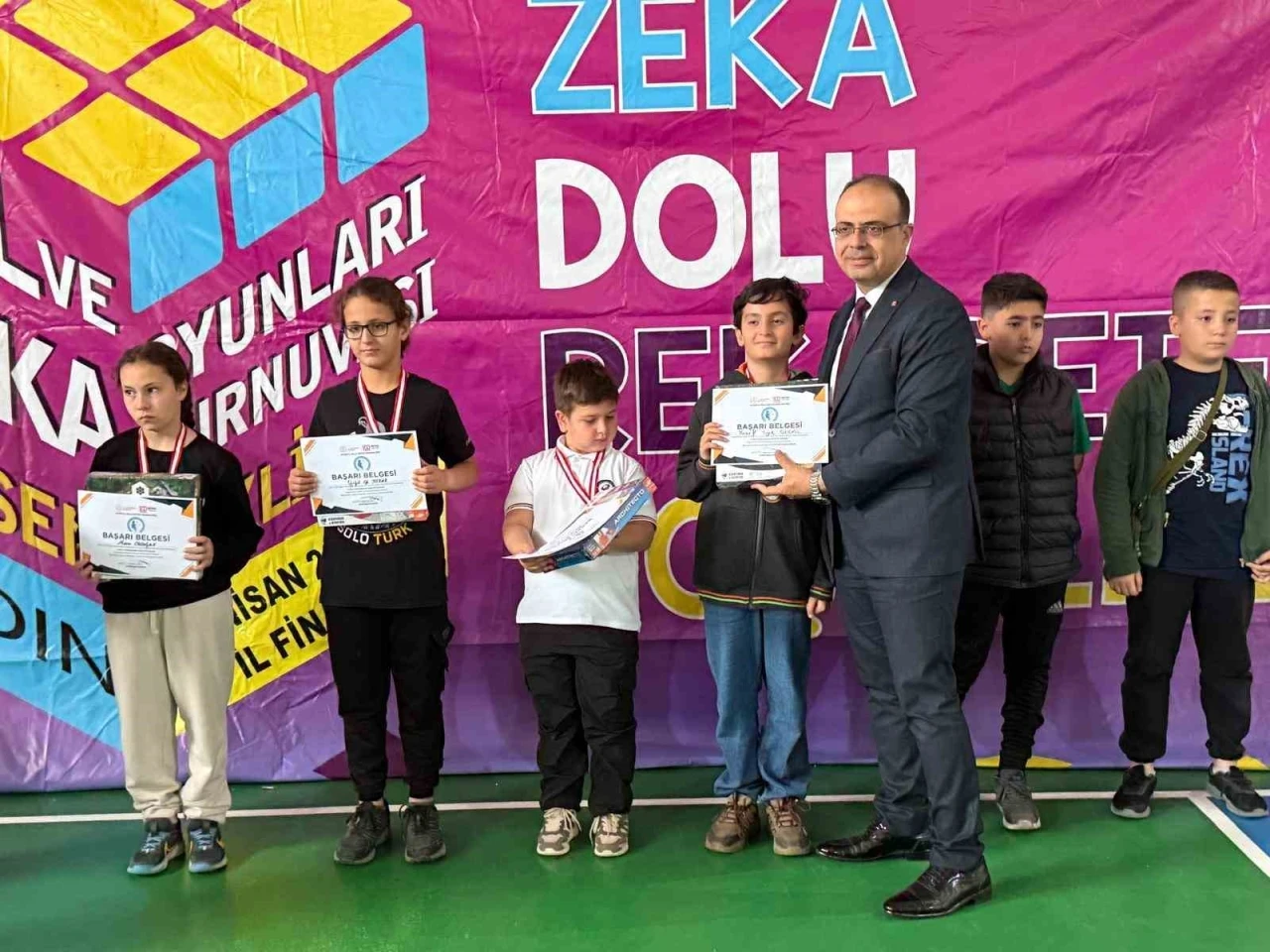 TAZOF Yarışmalarında Nazillili öğrenciler gururlandırdı
