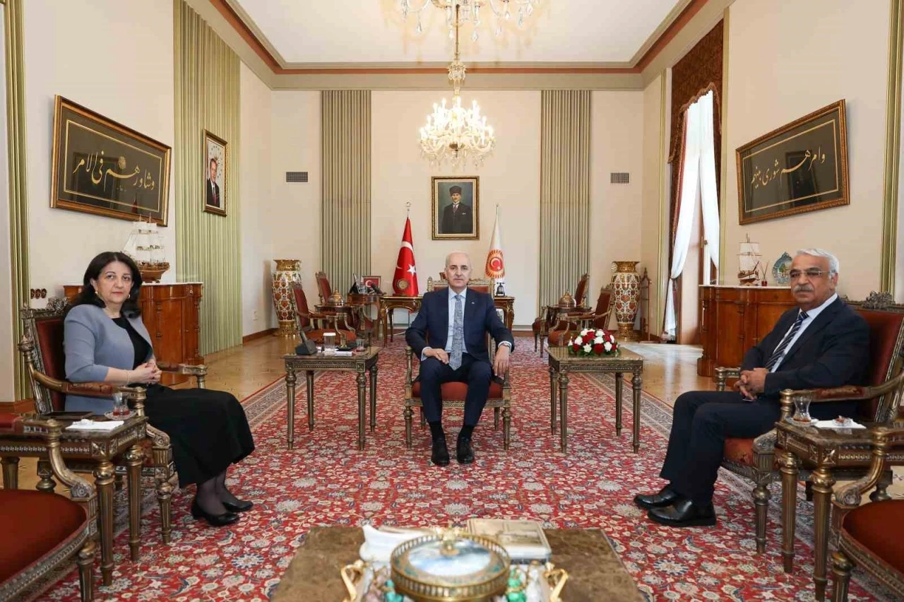 TBMM Başkanı Kurtulmuş, DEM Parti İmralı heyetini kabul etti
