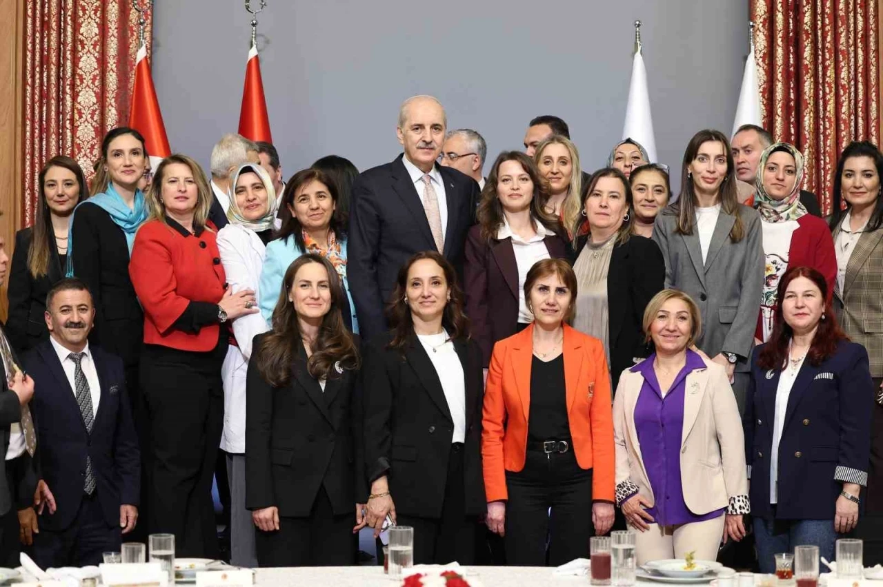 TBMM Başkanı Kurtulmuş: "Birilerinin b&ouml;l&uuml;p par&ccedil;aladığı bu coğrafyayı derleyip toparlamak bizim milletimize d&uuml;şer, T&uuml;rkiye&rsquo;ye d&uuml;şer"
