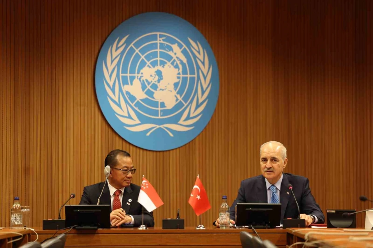 TBMM Başkanı Kurtulmuş, Singapur Parlamentosu Başkanı Peng ile görüştü
