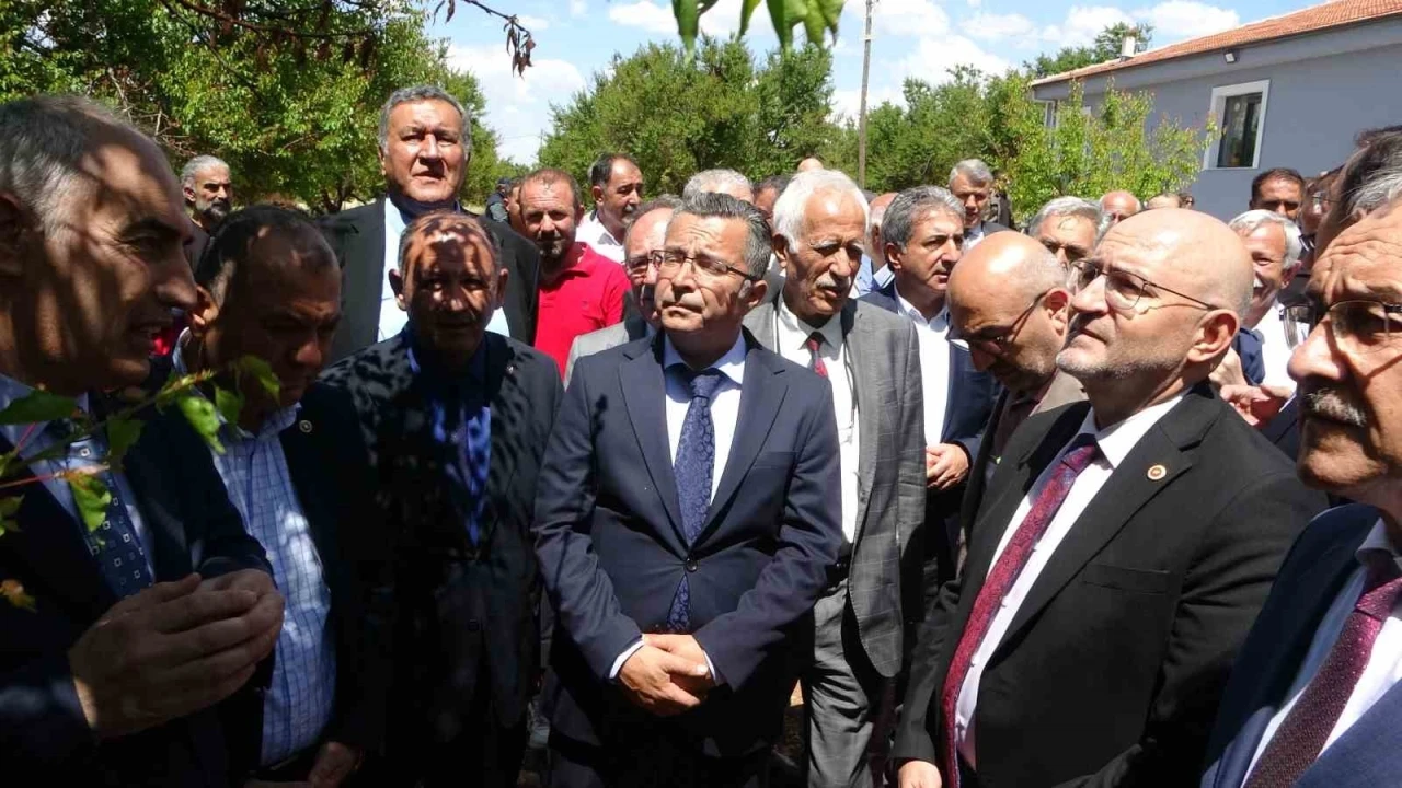 TBMM Zirai Don Araştırma Komisyonu Malatya’da kayısı bahçelerinde inceleme yaptı
